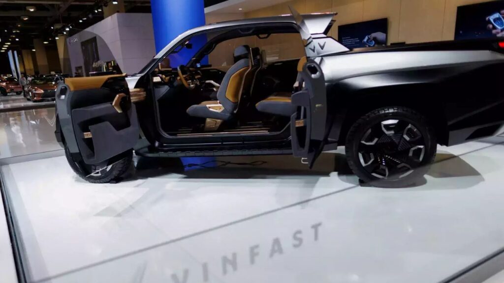 Vietnamese EV Giant Sets Up Shop in India: VinFast Revs Up for Tamil ...